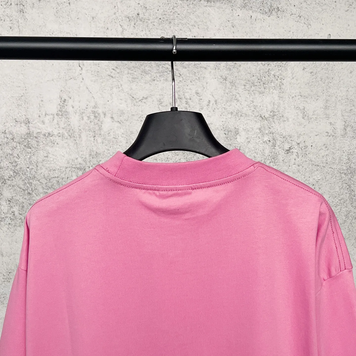 【 . Quality】BALENCI*GA/ .SS 26 New Arrival 。 T 。 . Authentic 。 ！ ZP 。 260 ， . ， ， 。 。 ， 。 OS . Same Style ：BL 263781 ：Black White Pink Gray Size：XS S M L